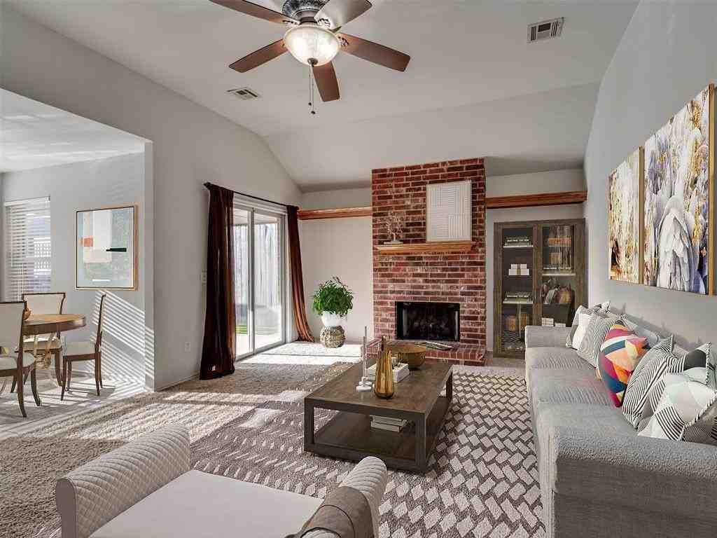 12276 Sw 10th St - Photo 4 of 35