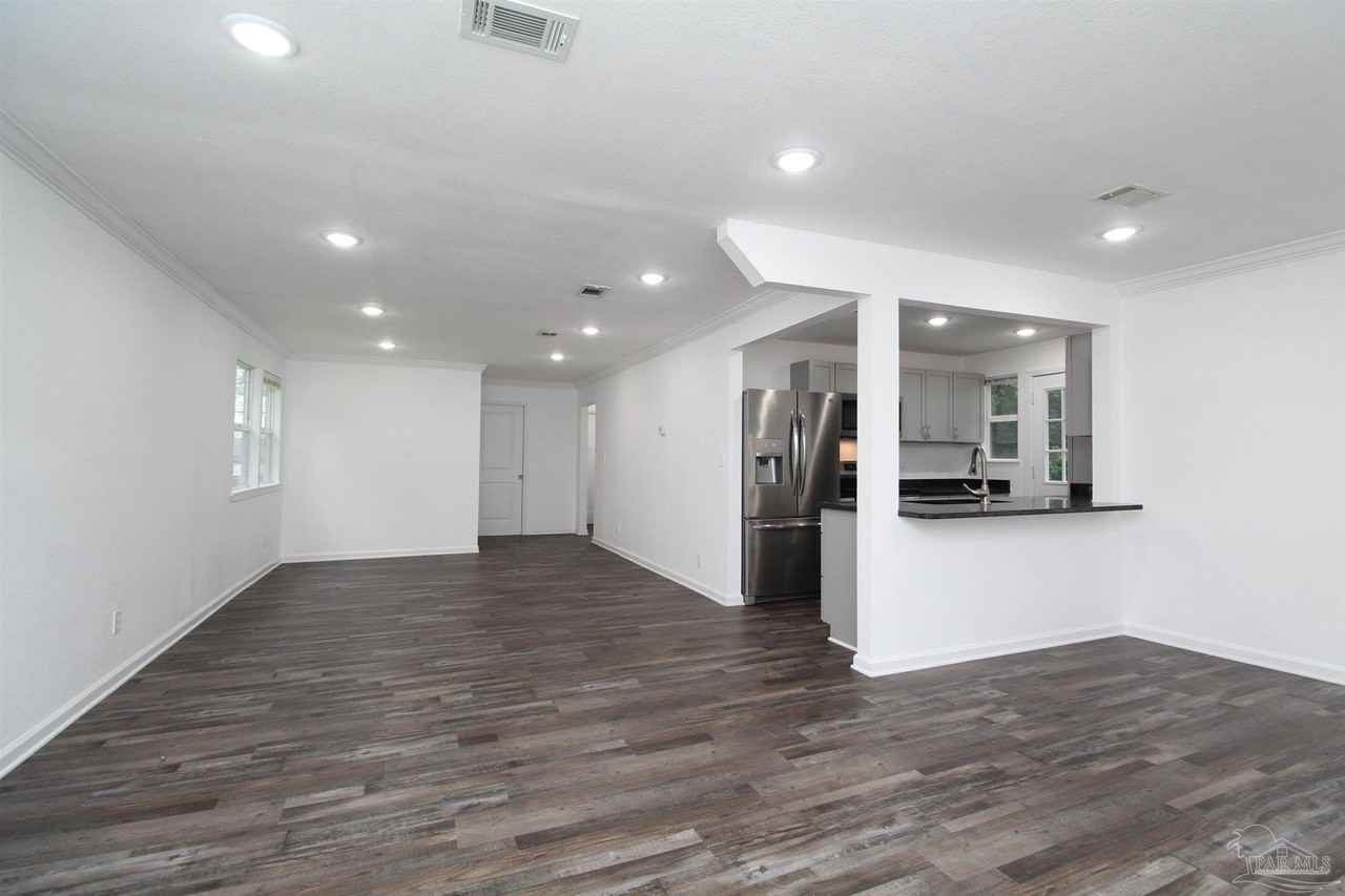 150 E Ensley St - Photo 3 of 22