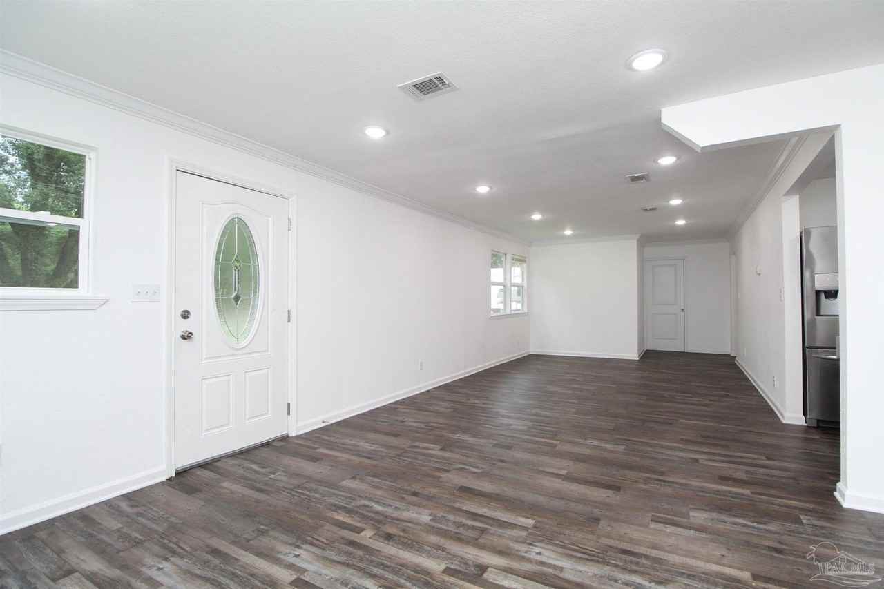150 E Ensley St - Photo 4 of 22
