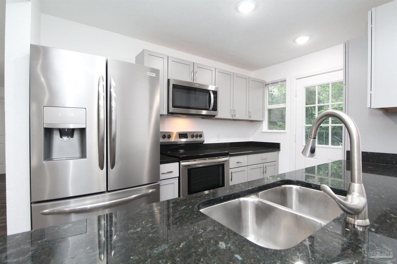 150 E Ensley St - Photo 6 of 22