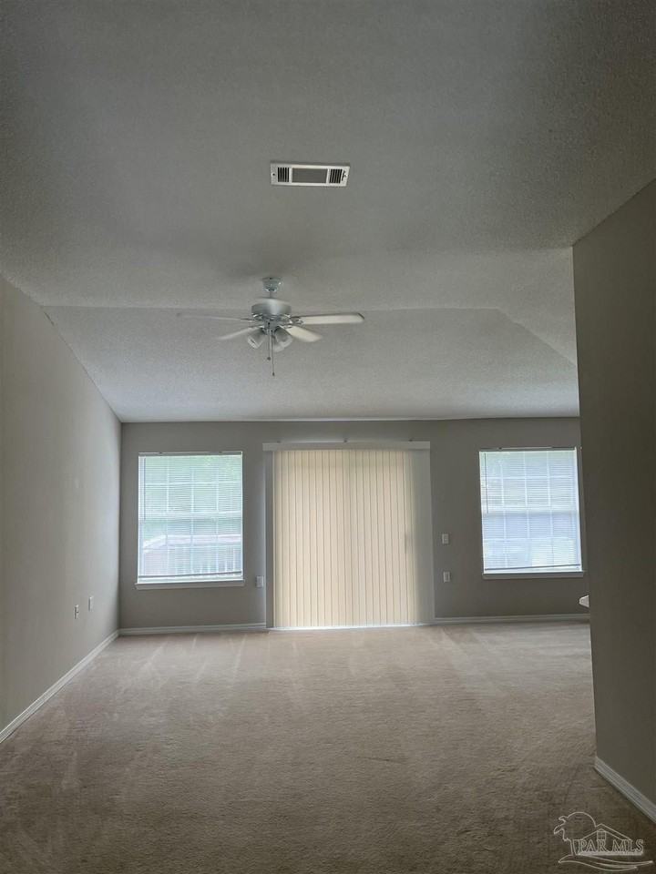 5294 Overbrook Dr - Photo 3 of 12