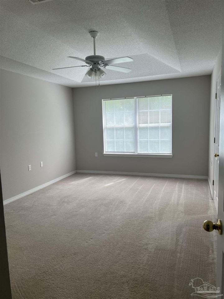 5294 Overbrook Dr - Photo 6 of 12