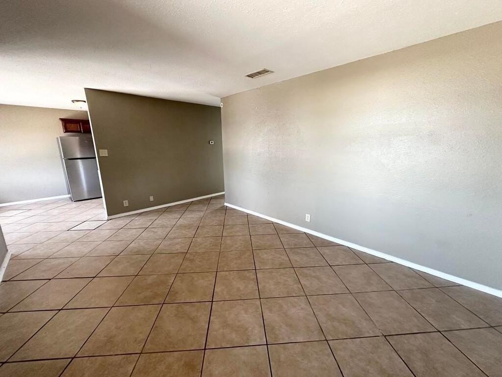 205 Edgewood Dr #C - Photo 2 of 8
