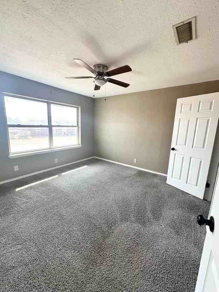 205 Edgewood Dr #C - Photo 5 of 8