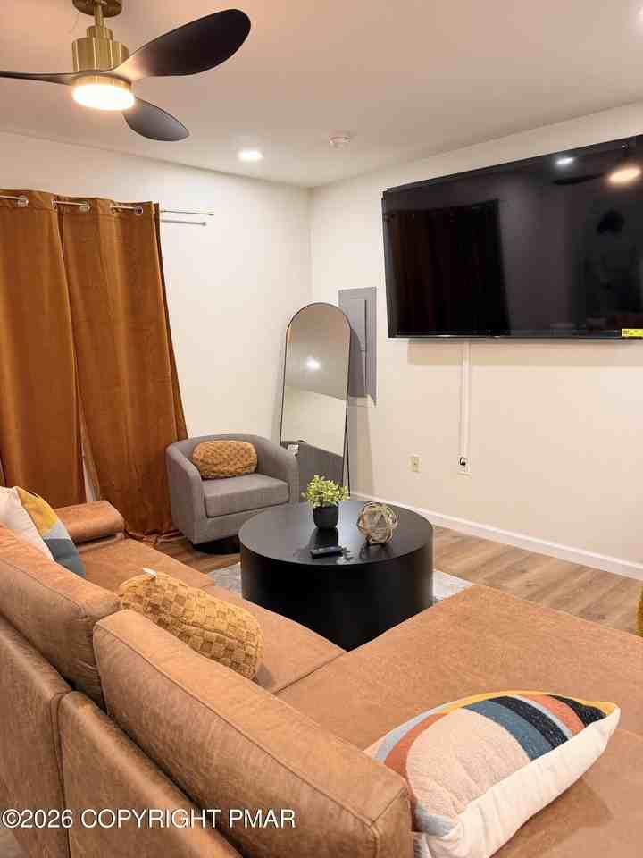 7369 Ventnor Dr - Photo 7 of 15