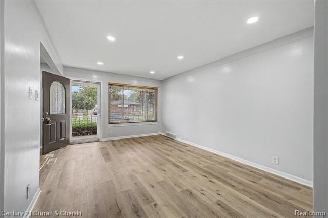 24315 Currier St - Photo 3 of 29