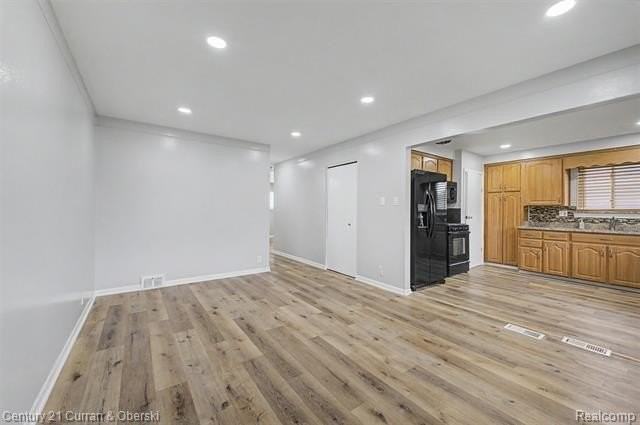 24315 Currier St - Photo 6 of 29