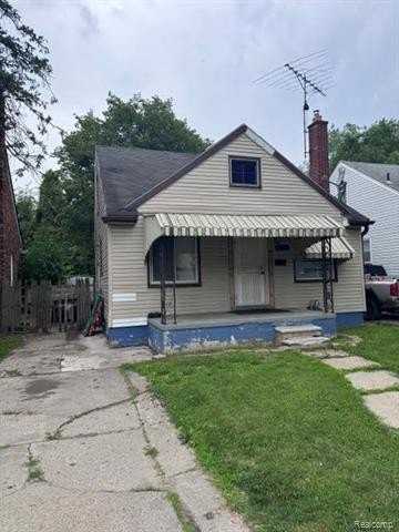 7337 Woodmont Ave