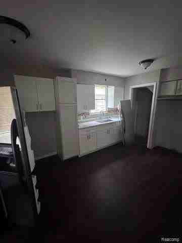 7337 Woodmont Ave - Photo 4 of 10