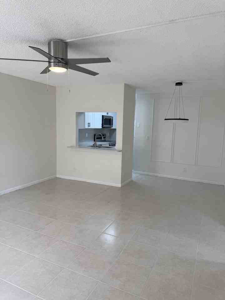 819 Twin Lakes Dr #31C - Photo 5 of 17
