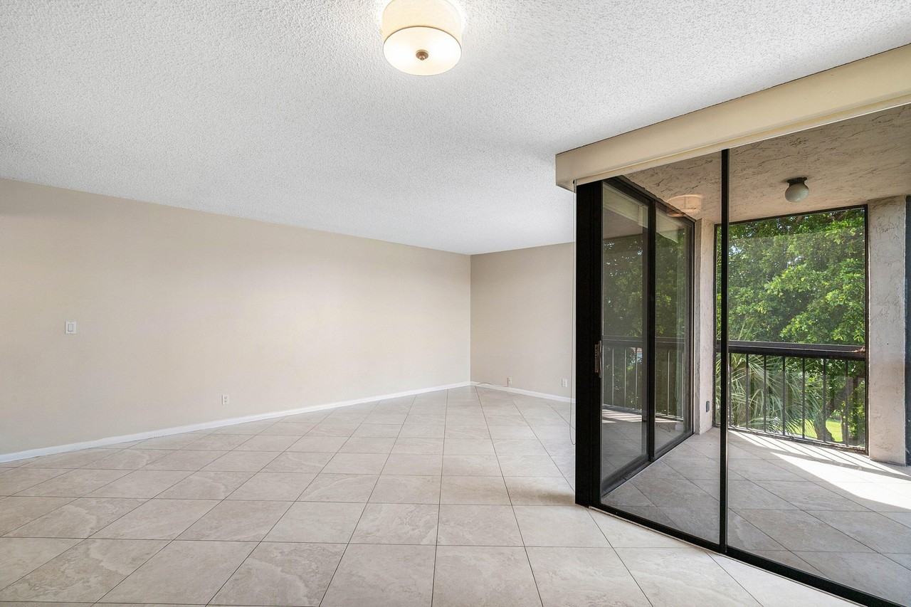 2455 Lindell Blvd #3411 - Photo 5 of 25
