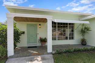 215 Columbia Dr - Photo 1 of 1