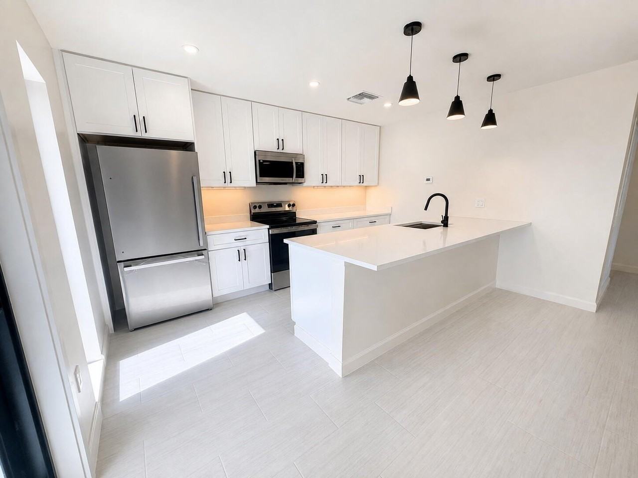 274 Se 9th Ave #3 - Photo 2 of 14