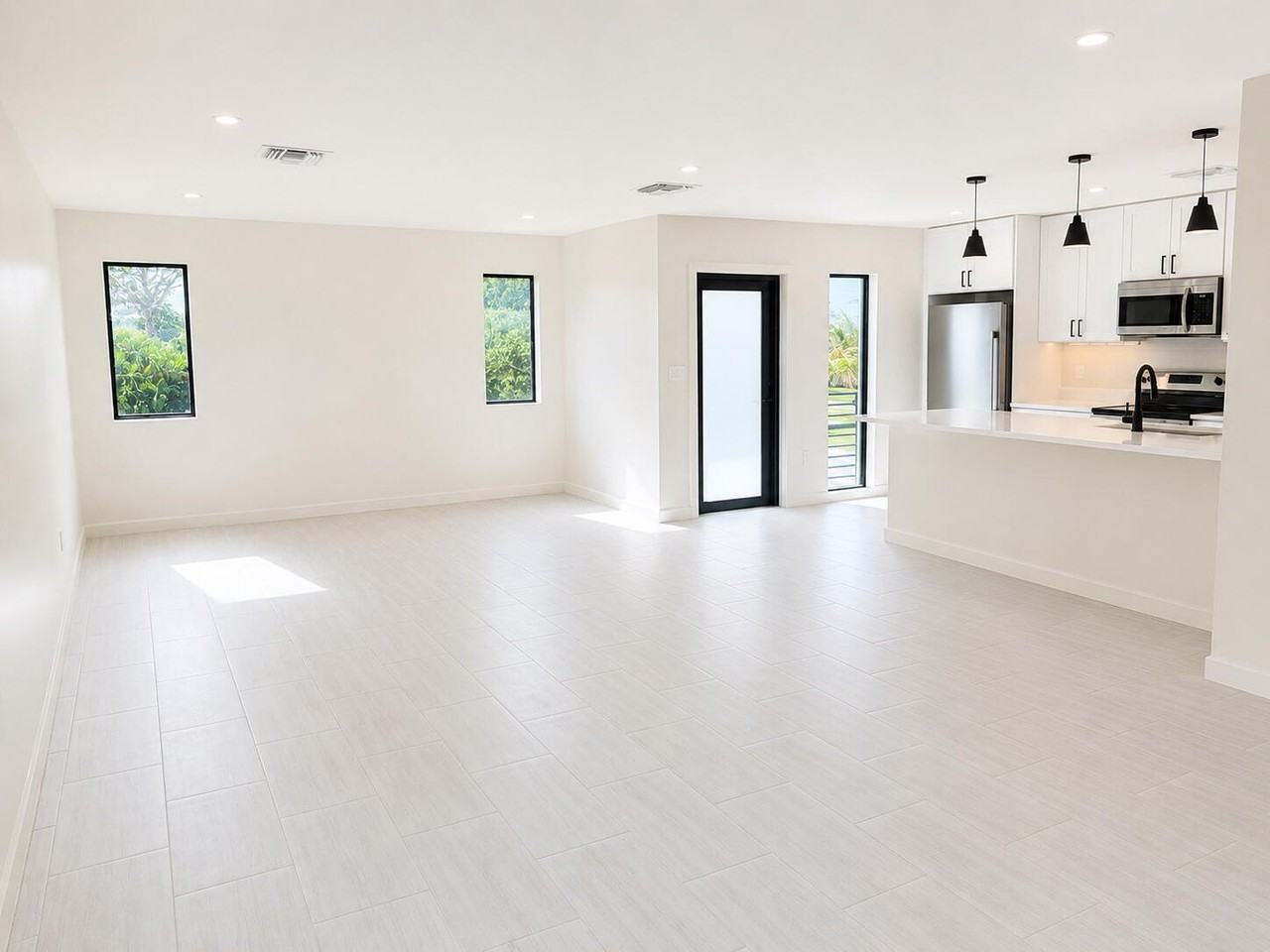 274 Se 9th Ave #3 - Photo 3 of 14