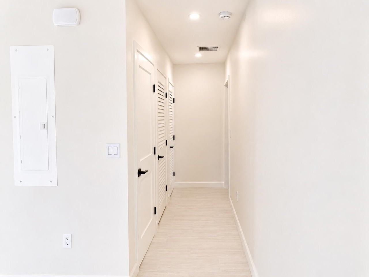 274 Se 9th Ave #3 - Photo 5 of 14