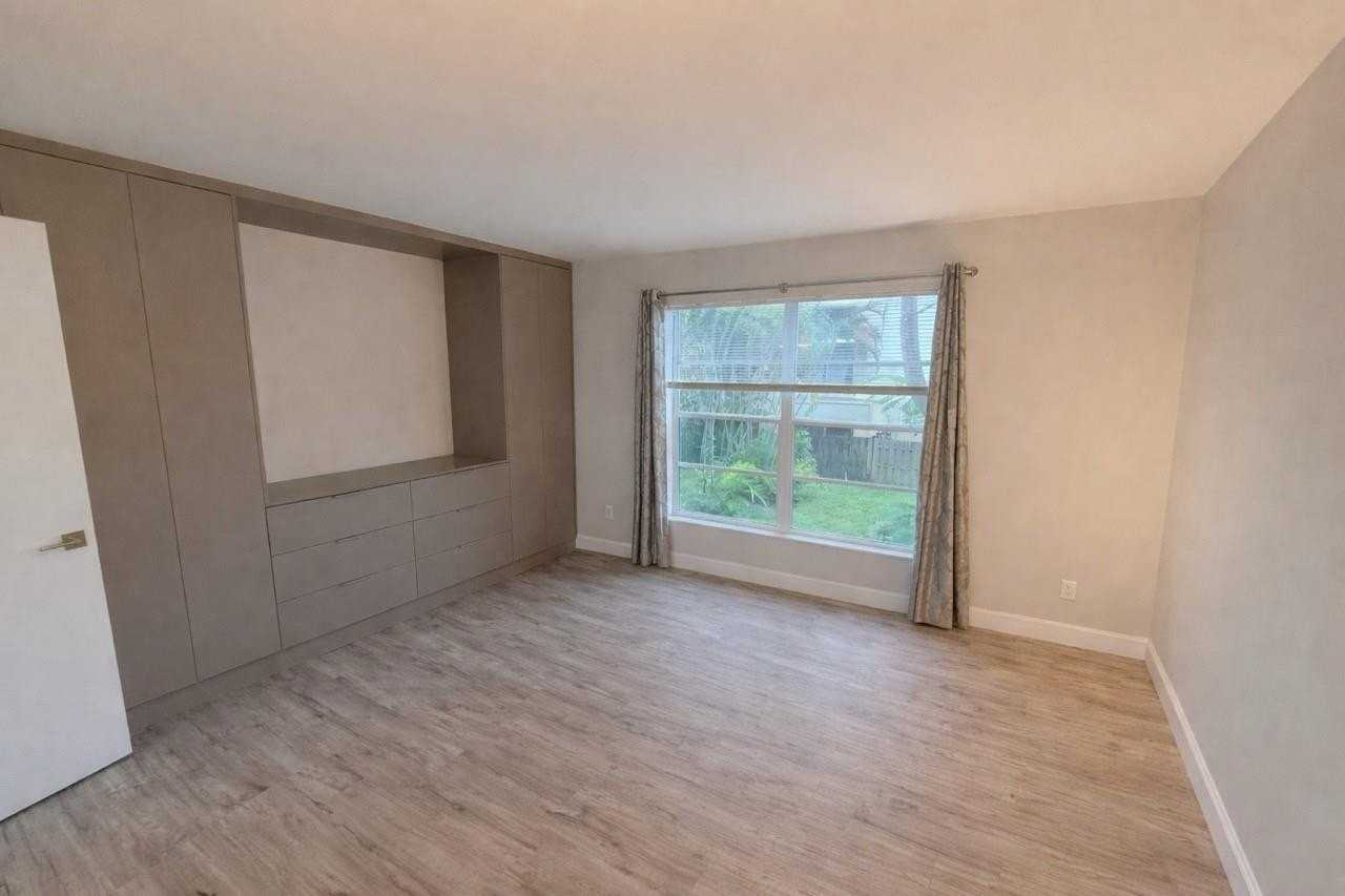 809 W Oakland Park Blvd #K4 - Photo 4 of 8