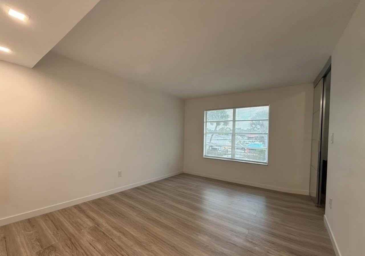 809 W Oakland Park Blvd #K4 - Photo 5 of 8