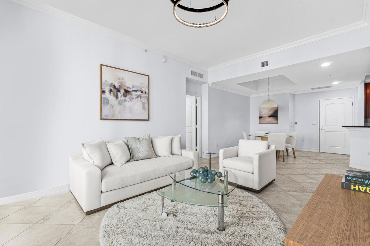 701 S Olive Ave #713 - Photo 5 of 49