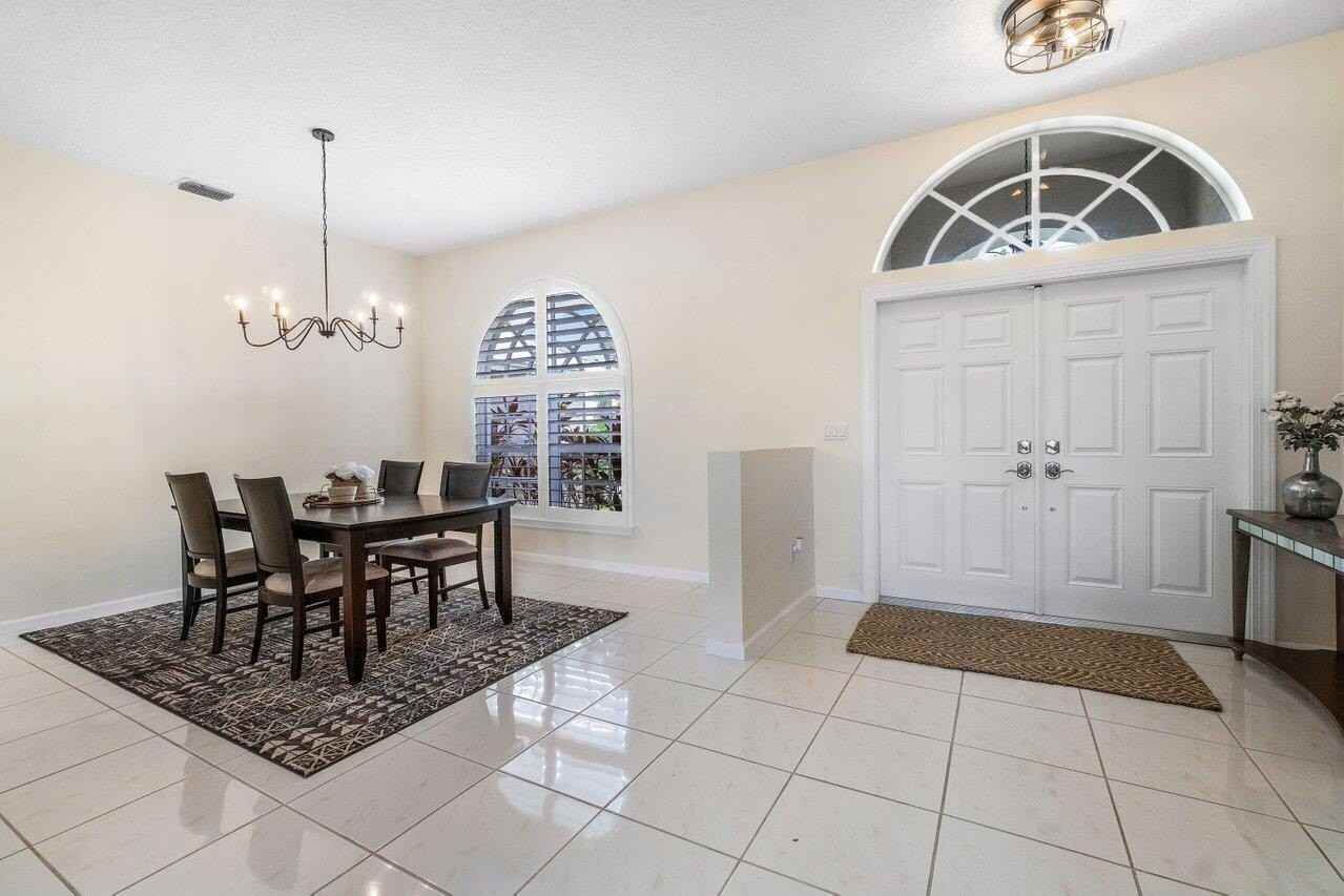 13514 Northumberland Cir - Photo 4 of 46
