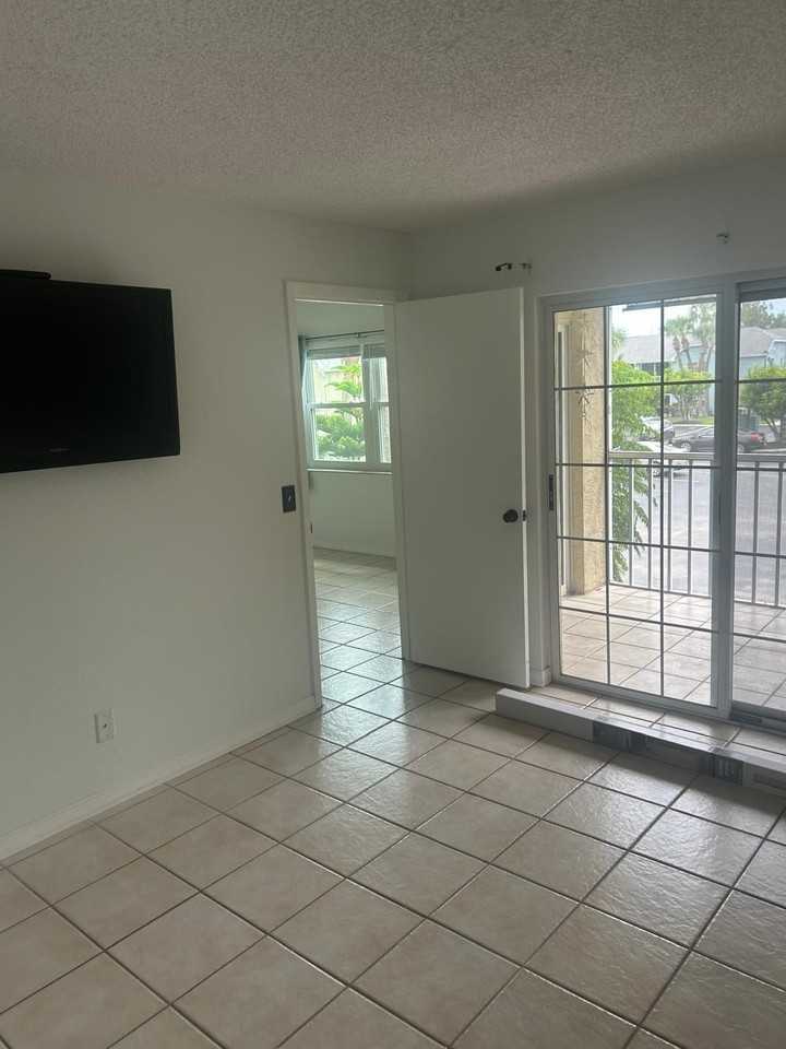 1627 Se Green Acres Cir #Z203 - Photo 6 of 9