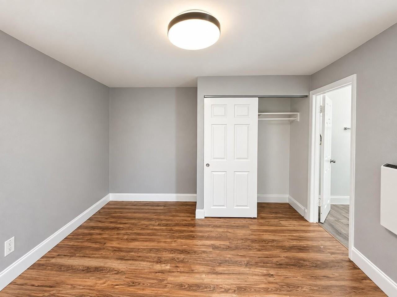 32 Lake Osborne Dr #9 - Photo 5 of 13