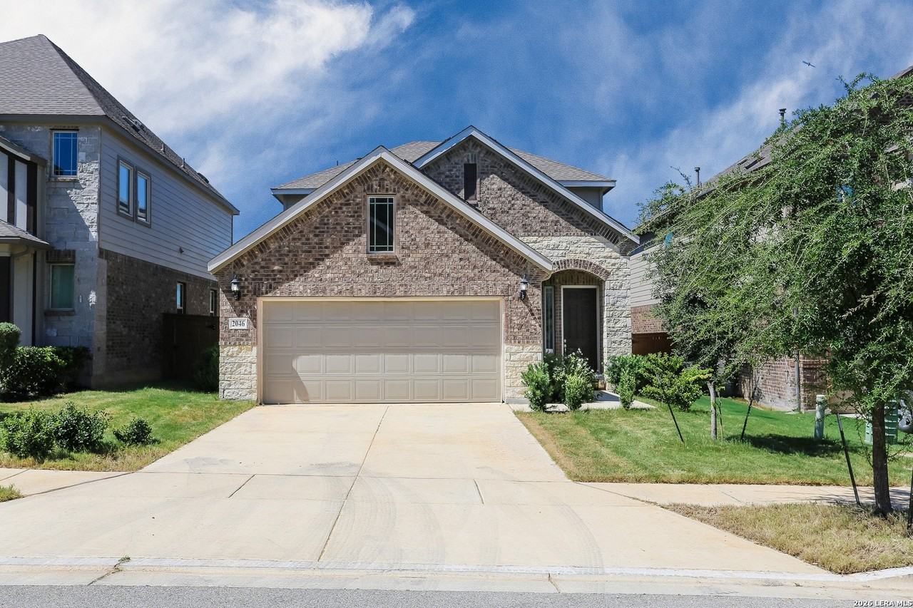 2046 Egret Ave - Photo 3 of 31