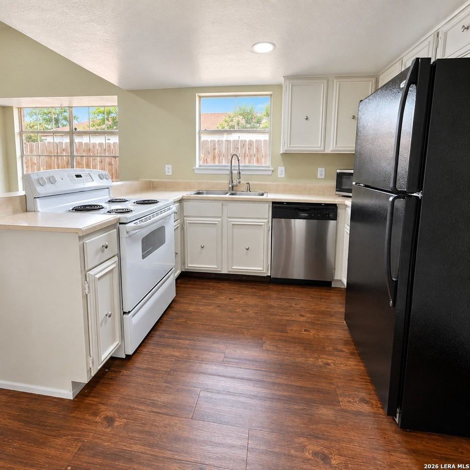 4203 Valleybrook - Photo 6 of 14