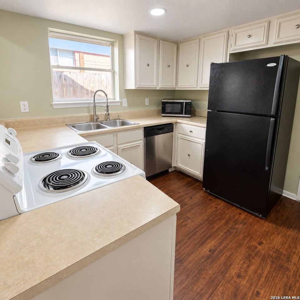 4203 Valleybrook - Photo 7 of 14