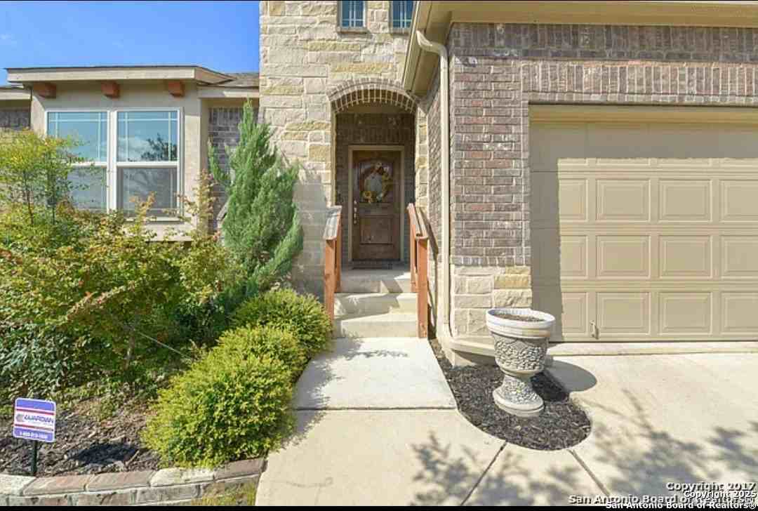 7905 Mystic Chase - Photo 3 of 25