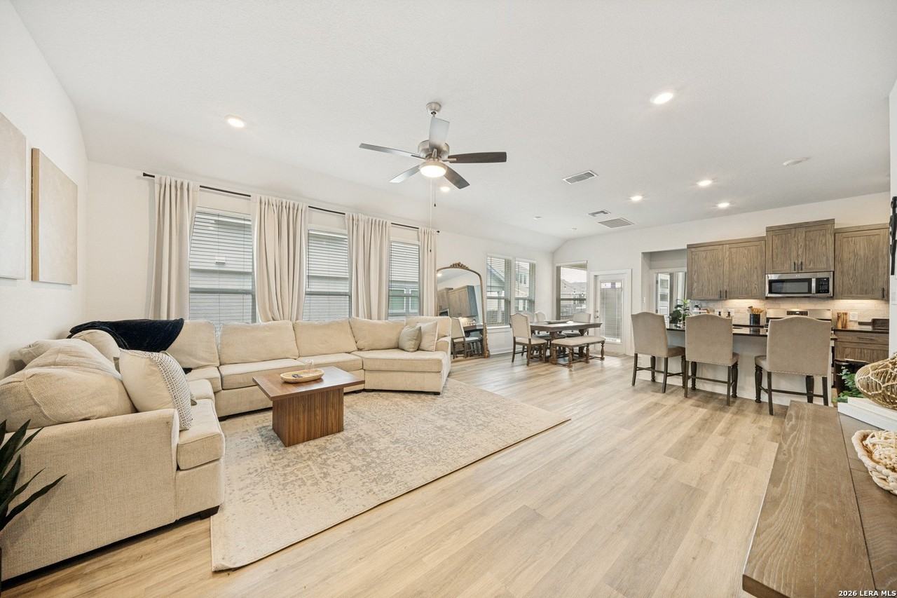 1617 Craftsman - Photo 2 of 18