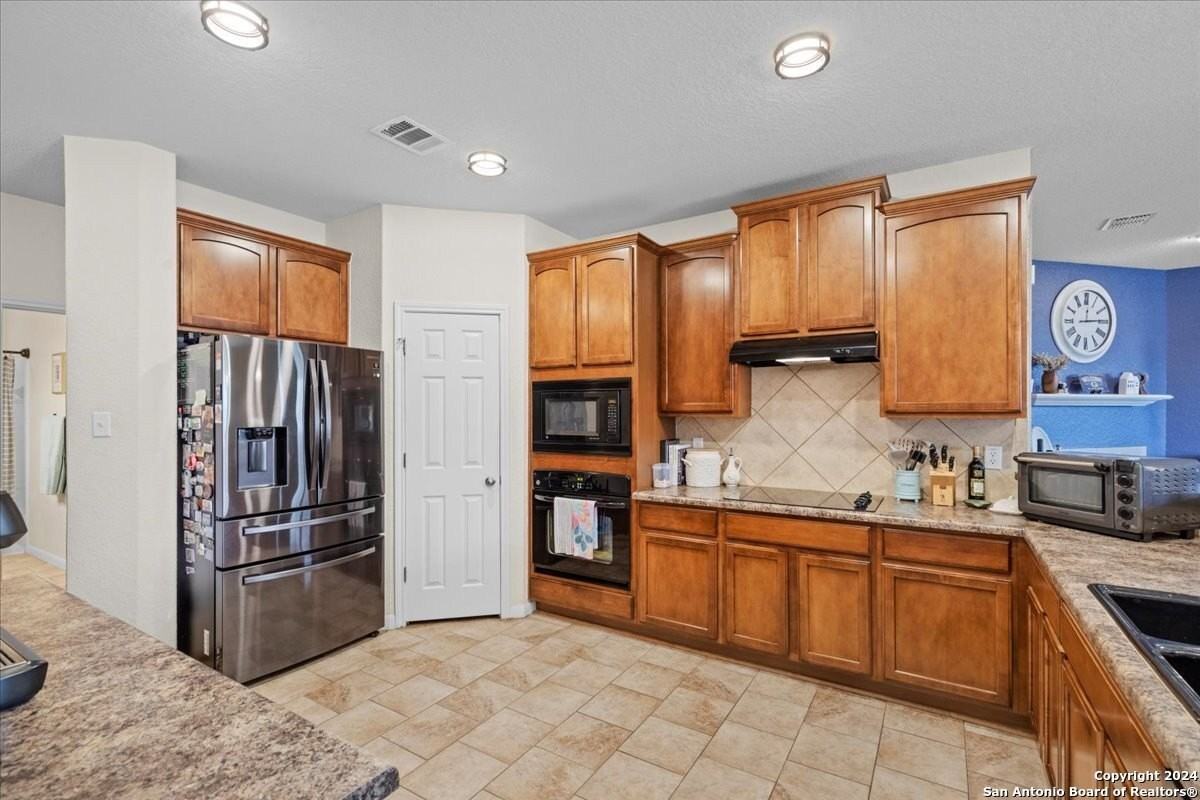 1301 Magellan - Photo 7 of 26