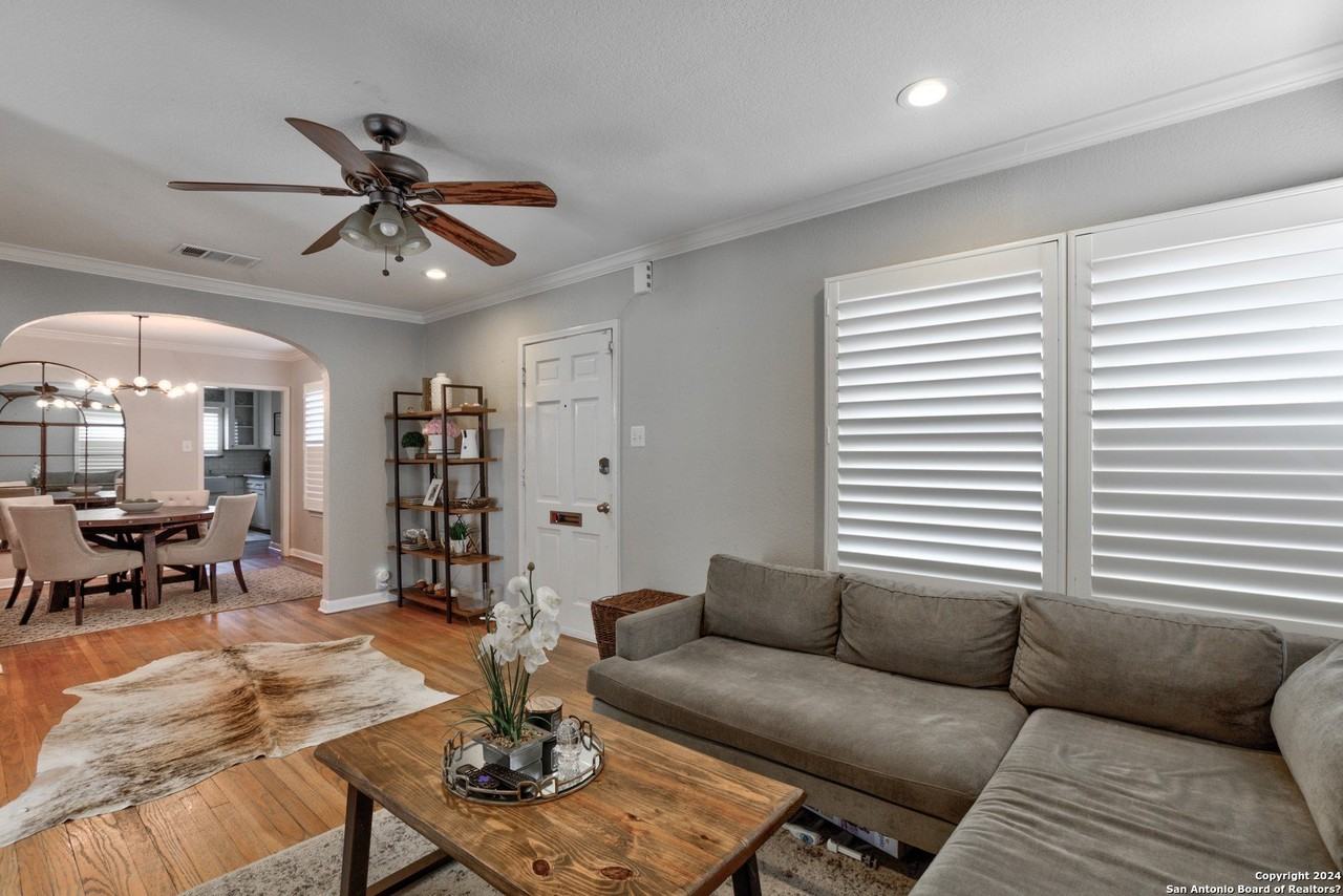 356 Larchmont Dr - Photo 4 of 18