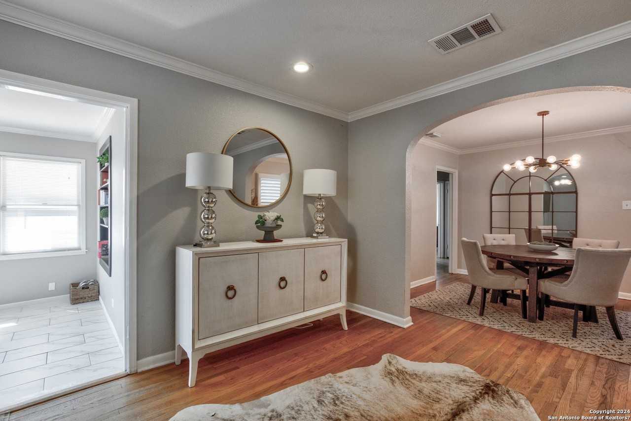 356 Larchmont Dr - Photo 5 of 18