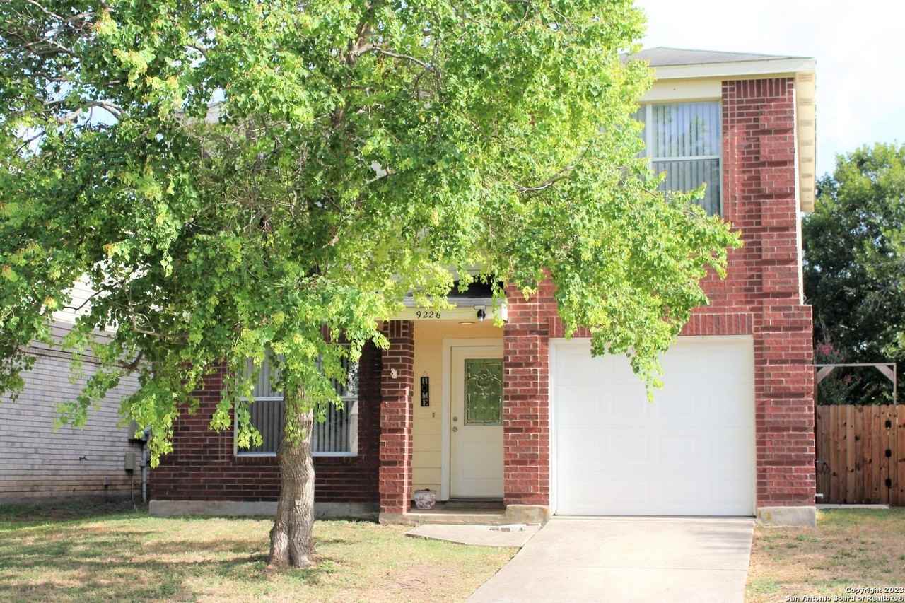 9226 Encino Vlg