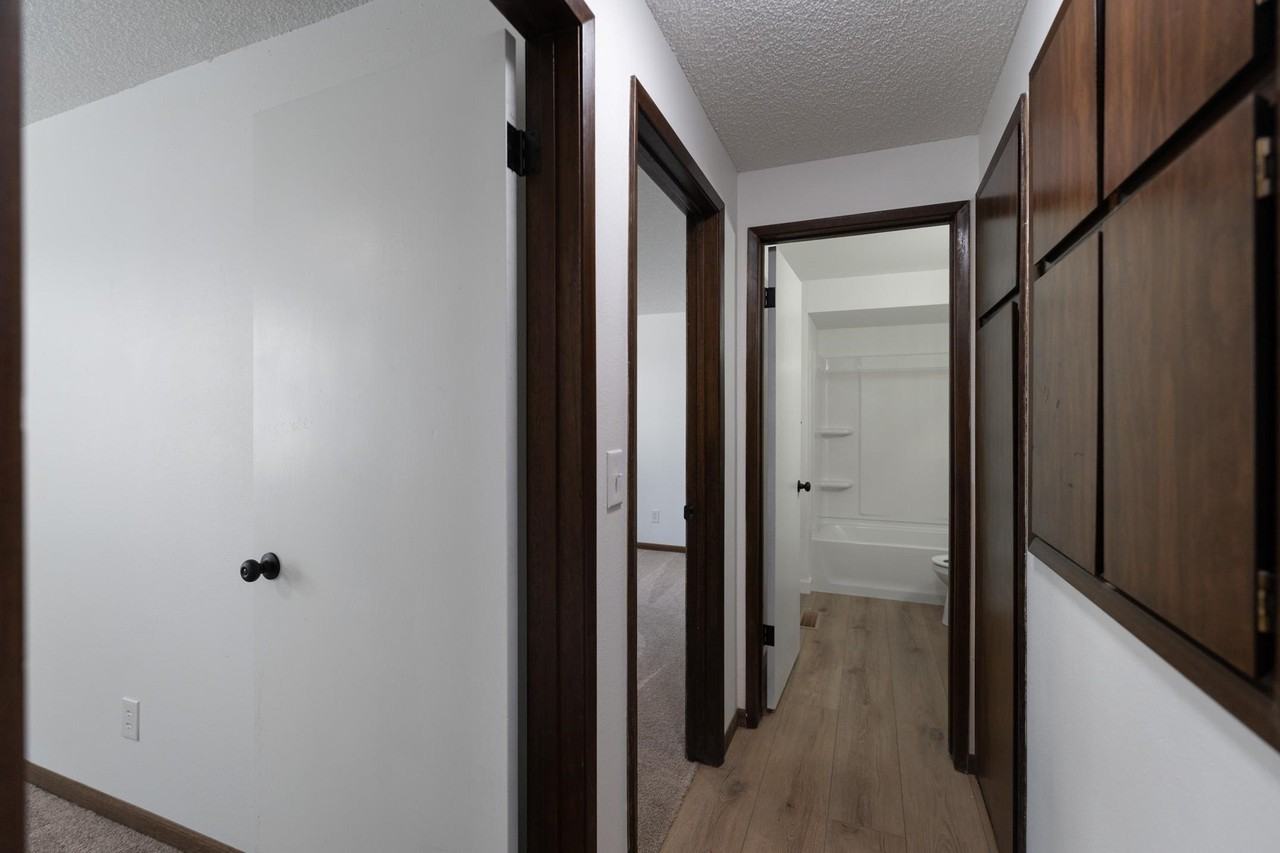 512 E Longfellow Ave #514 - Photo 3 of 17