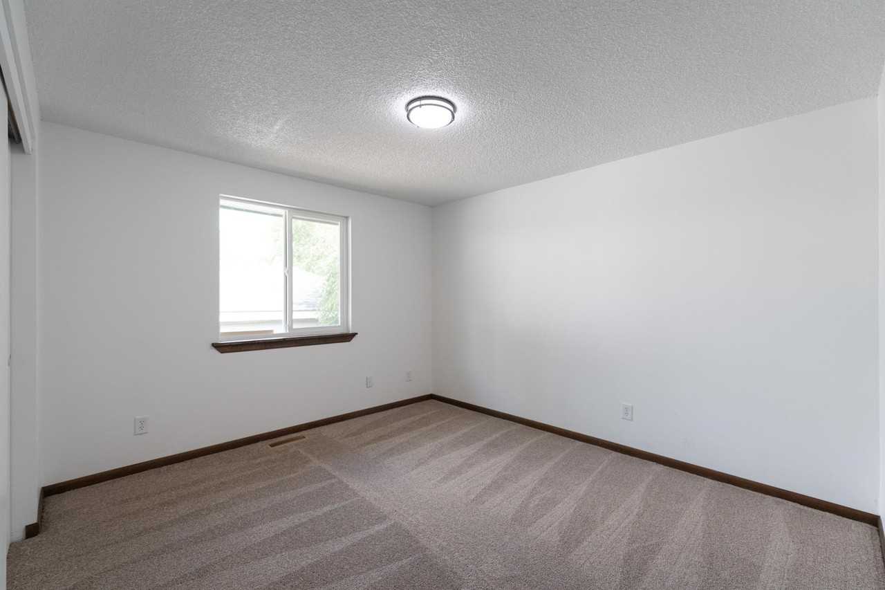 512 E Longfellow Ave #514 - Photo 7 of 17