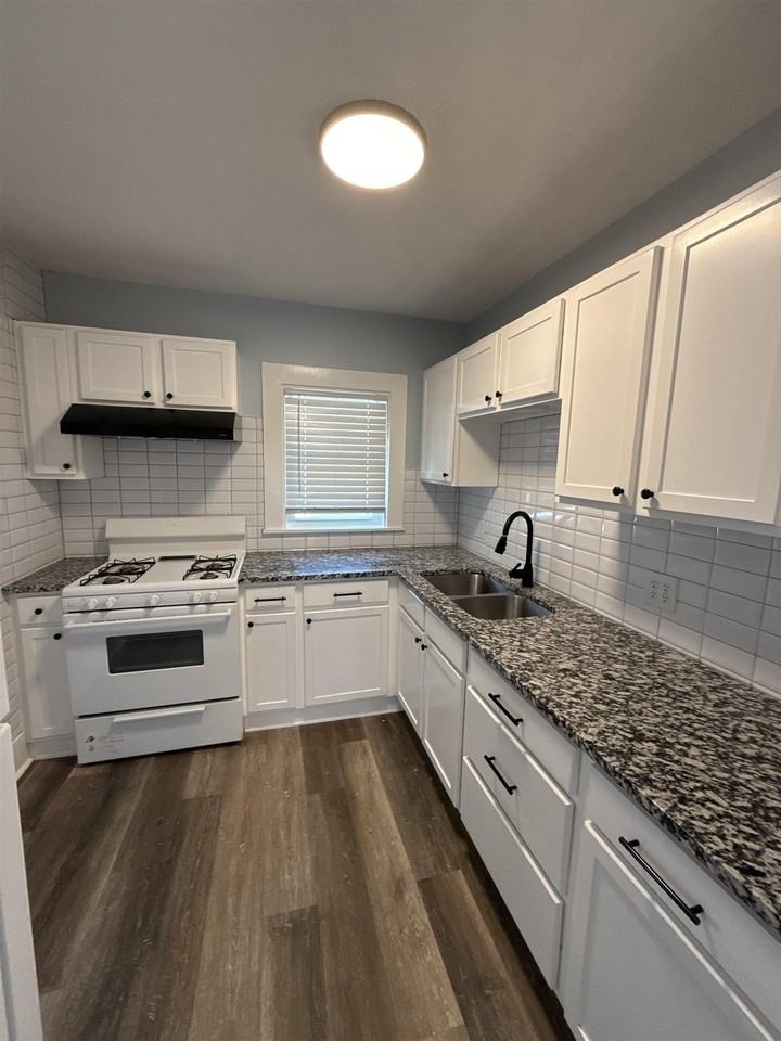2241 N Mascot Ave - Photo 3 of 14