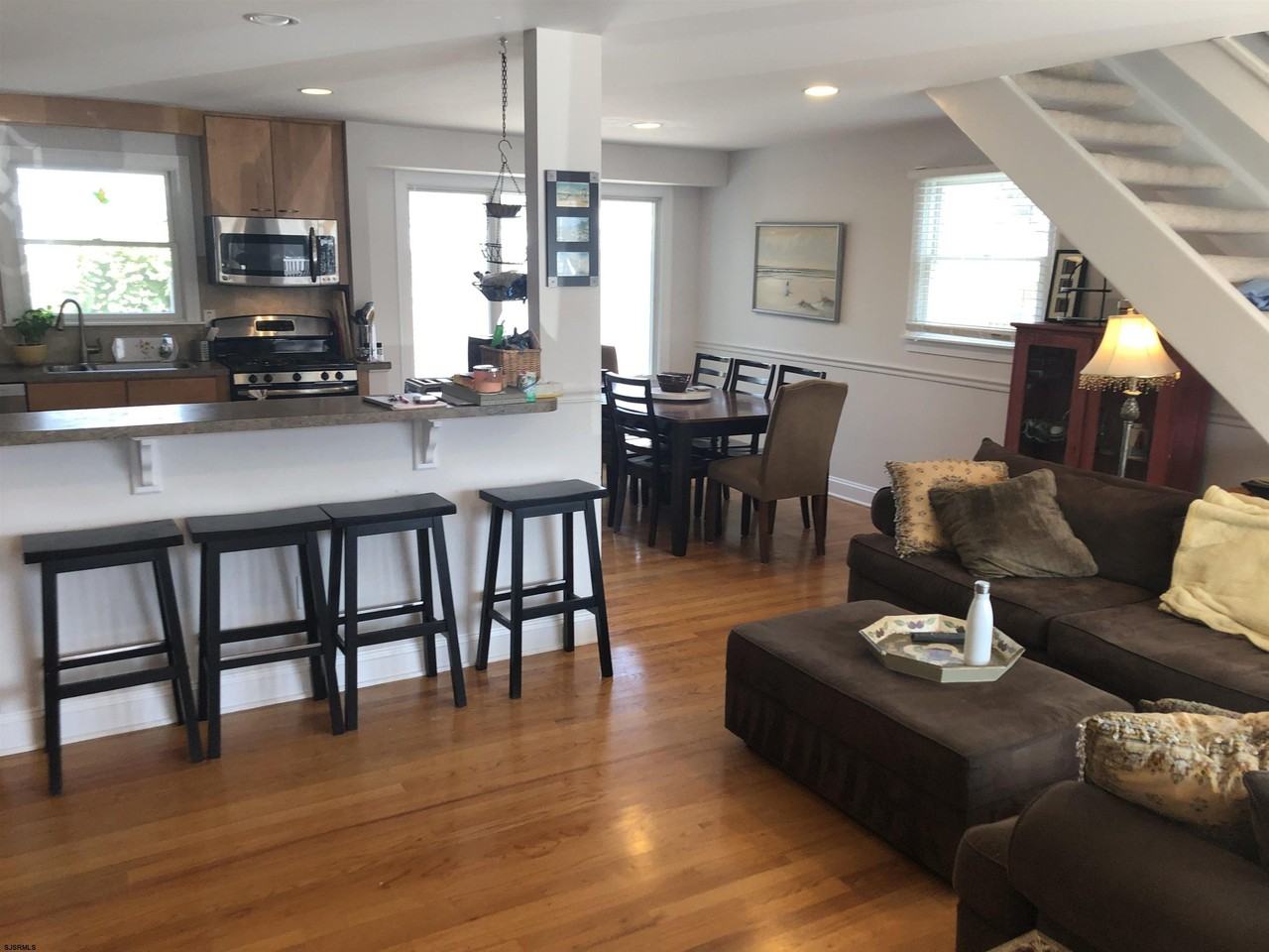 217 N Dudley Ave - Photo 3 of 27