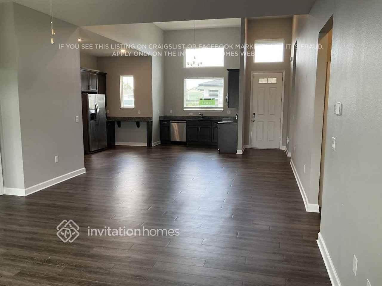 1951 Michigan Dr - Photo 3 of 15