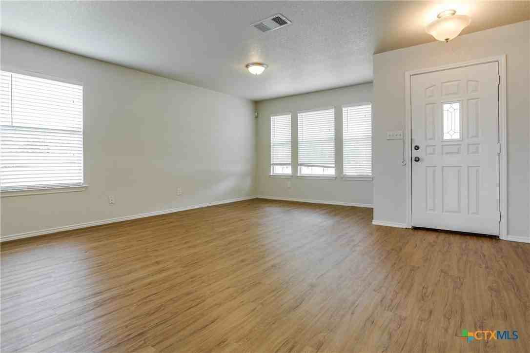 10542 Manor Crk - Photo 4 of 25
