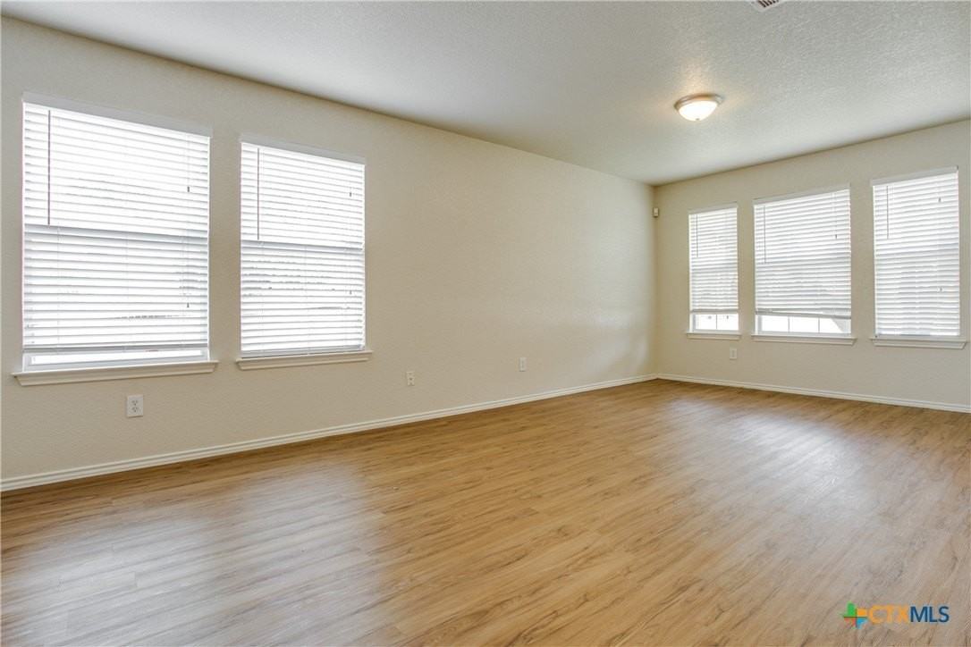 10542 Manor Crk - Photo 5 of 25