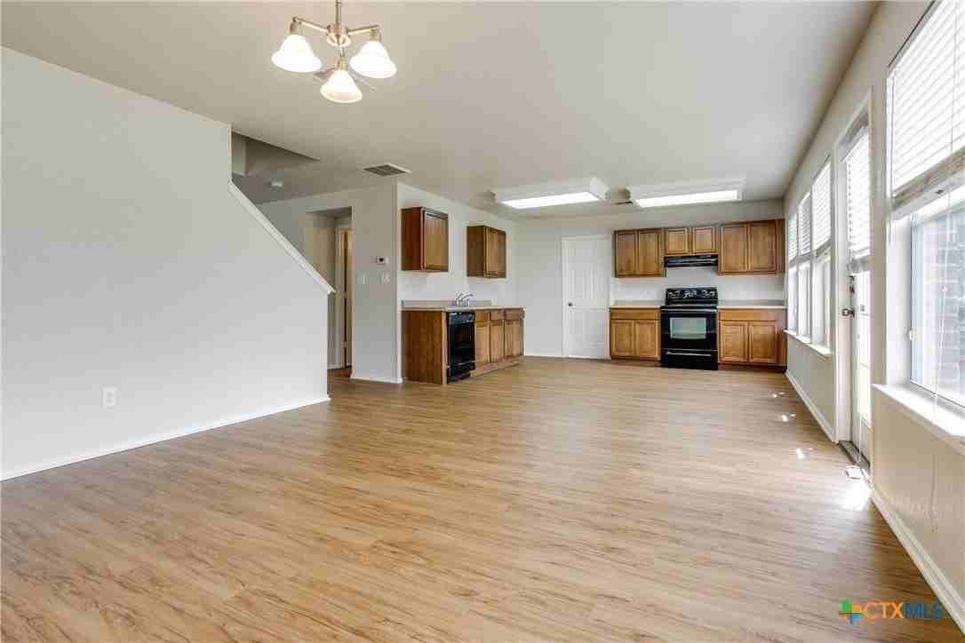 10542 Manor Crk - Photo 6 of 25