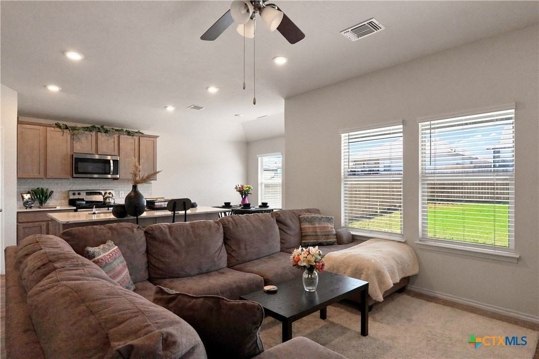 1524 Merritt St - Photo 3 of 13