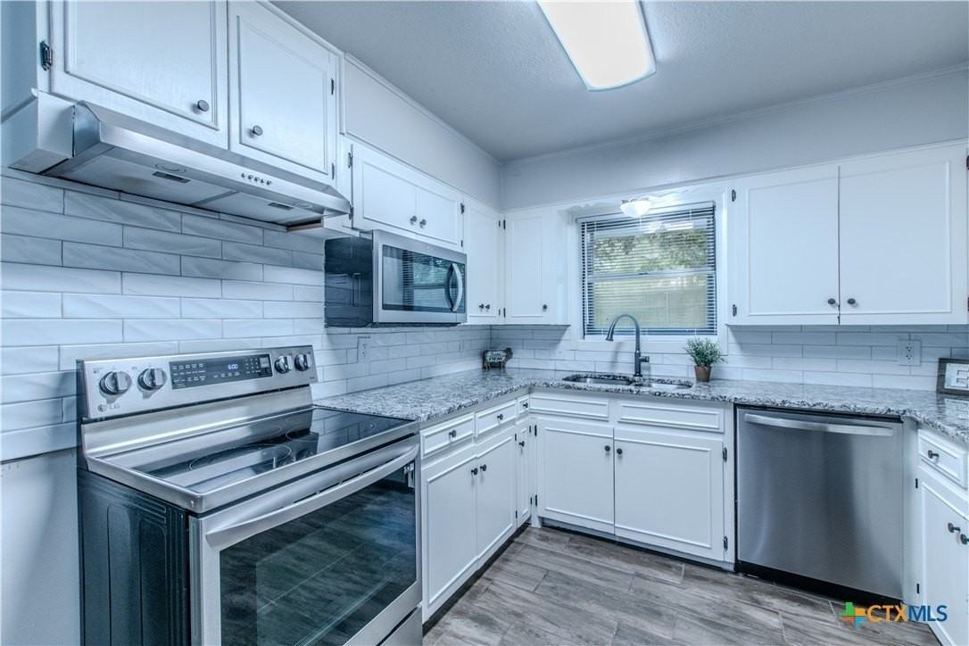 213 E Upshaw Ave - Photo 6 of 14