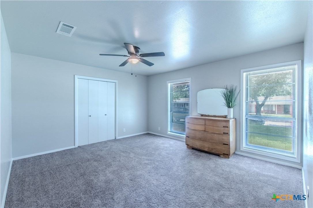 213 E Upshaw Ave - Photo 7 of 14
