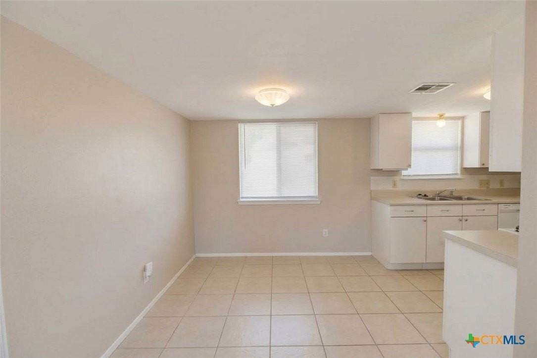1225 Westway Cir - Photo 4 of 11