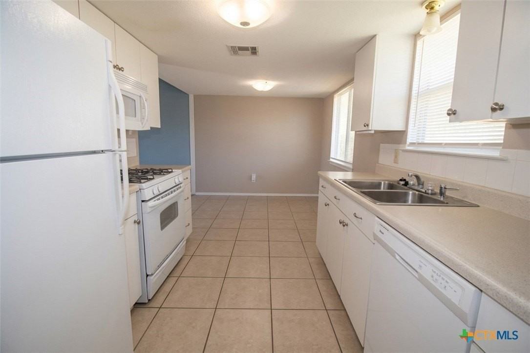 1225 Westway Cir - Photo 5 of 11
