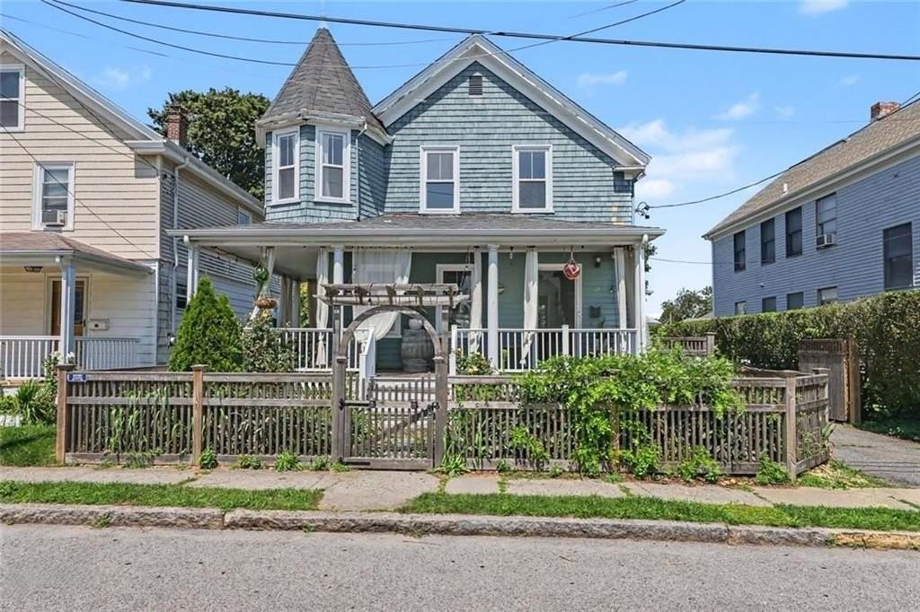 24 Russell Ave - Photo 2 of 34