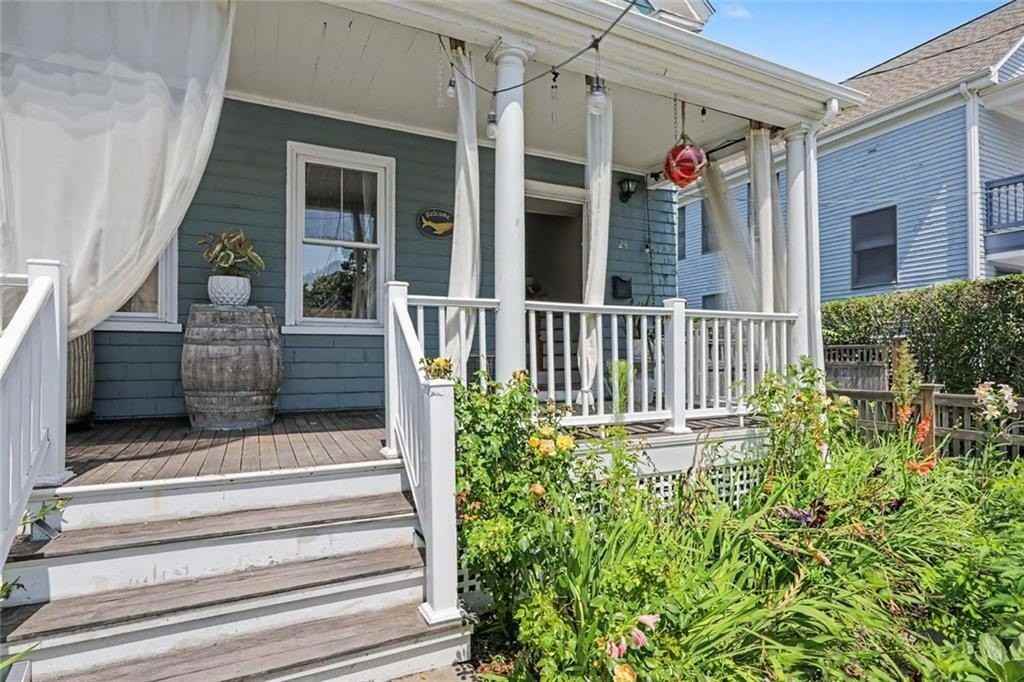 24 Russell Ave - Photo 5 of 34