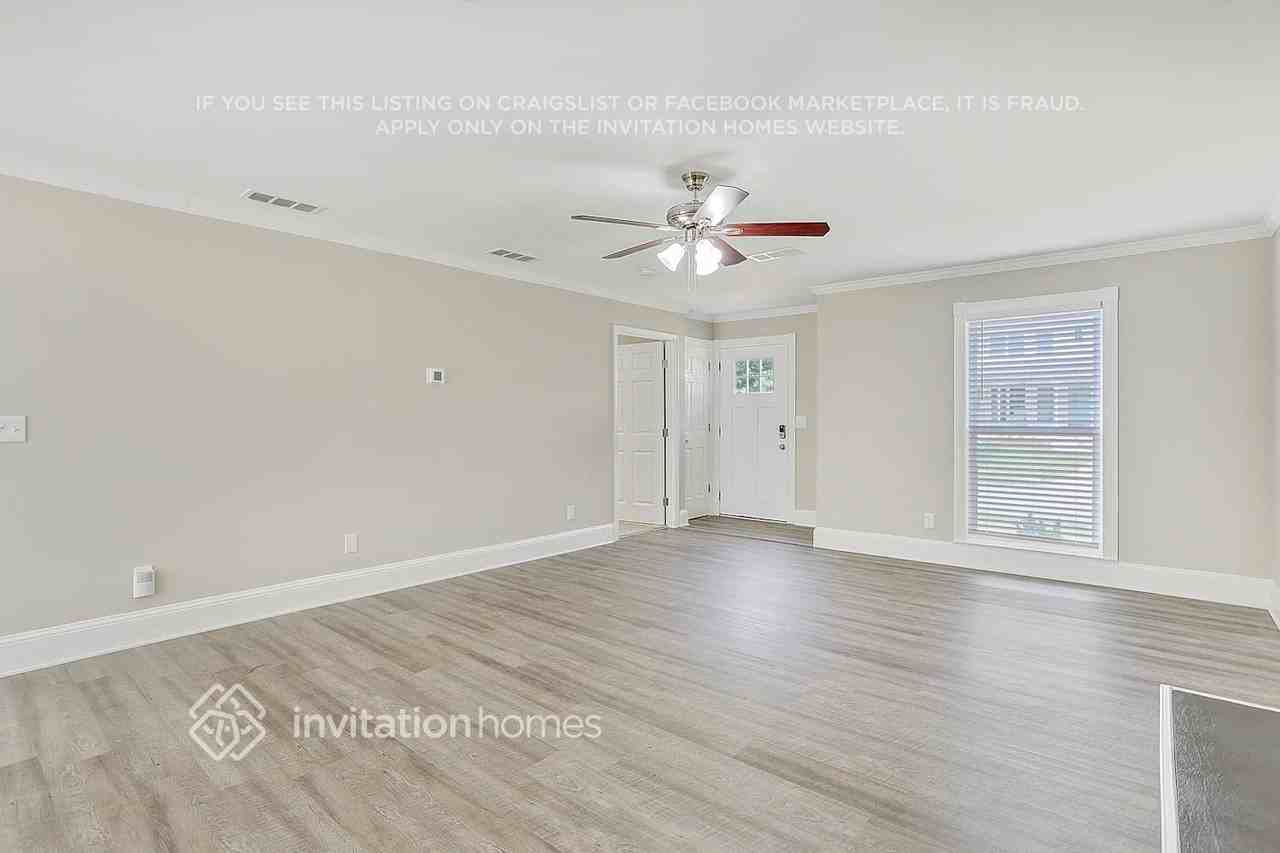 869 Market Way - Photo 4 of 27